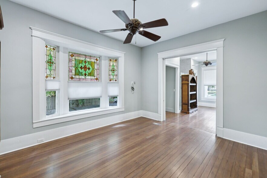 More Photos Of 321 E Dewey Pl, San Antonio Office For Sale