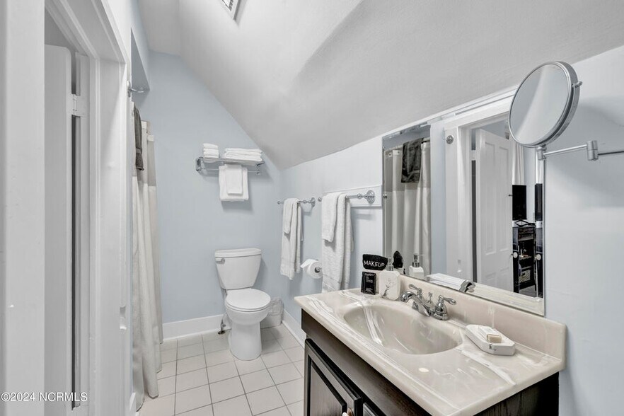 More Photos Of 412 S 3rd St, Wilmington Hospitality For Sale