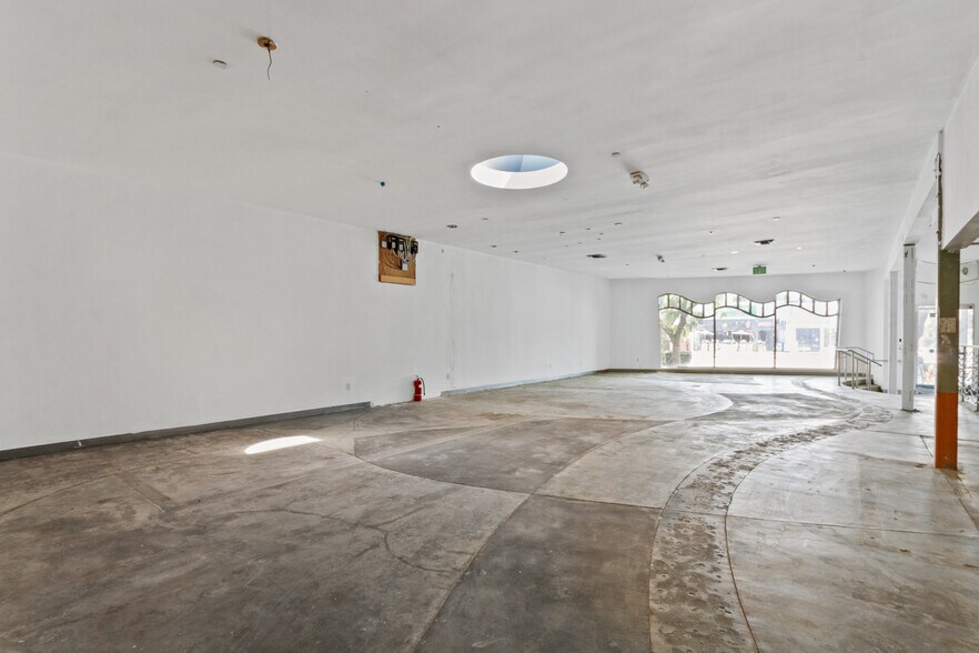 More Photos Of 9517-9523 Culver Blvd, Culver City Storefront For Lease