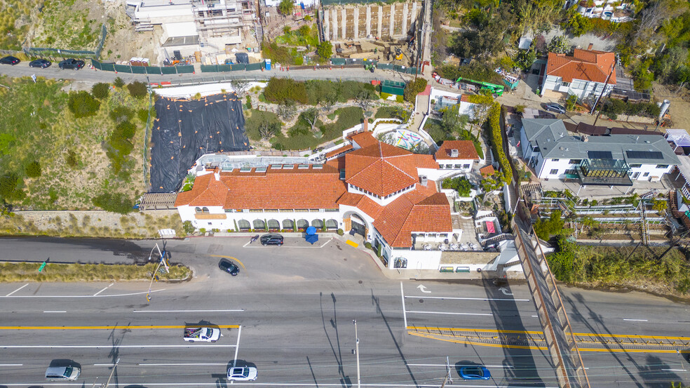 More Photos Of 17575 Pacific Coast Hwy, Pacific Palisades Loft Creative Space For Lease