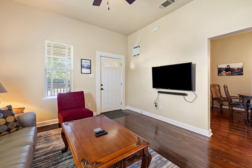 More Photos Of 314 W 3rd St, Taylor Multifamily For Sale