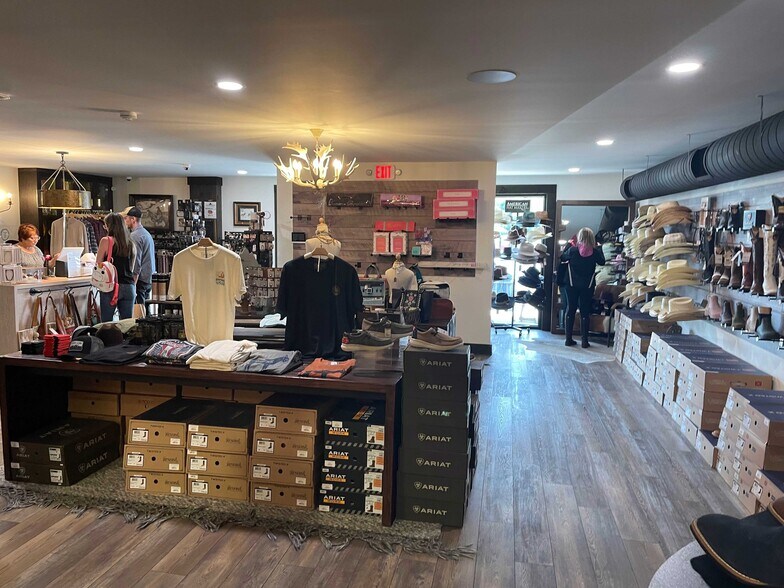 More Photos Of 10091 Blue Ridge Dr, Blue Ridge Storefront Retail Office For Sale