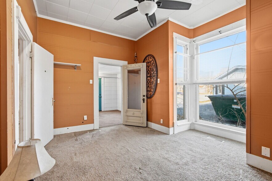 More Photos Of 209 W North St, Lebanon Office For Sale