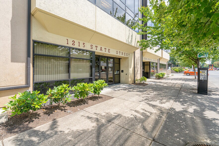 More Photos Of 1215 State St, Salem Office For Lease