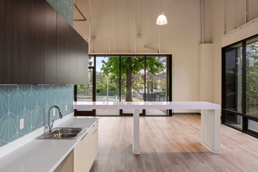 More Photos Of 2641 La Mirada Dr, Vista Manufacturing For Sale