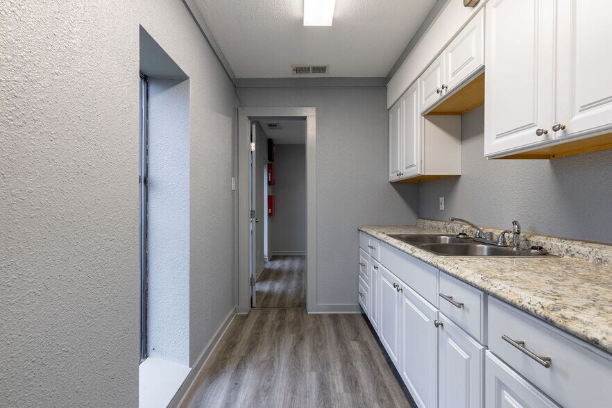 More Photos Of 101 Ewing St, Ferris Police Fire Station For Sale