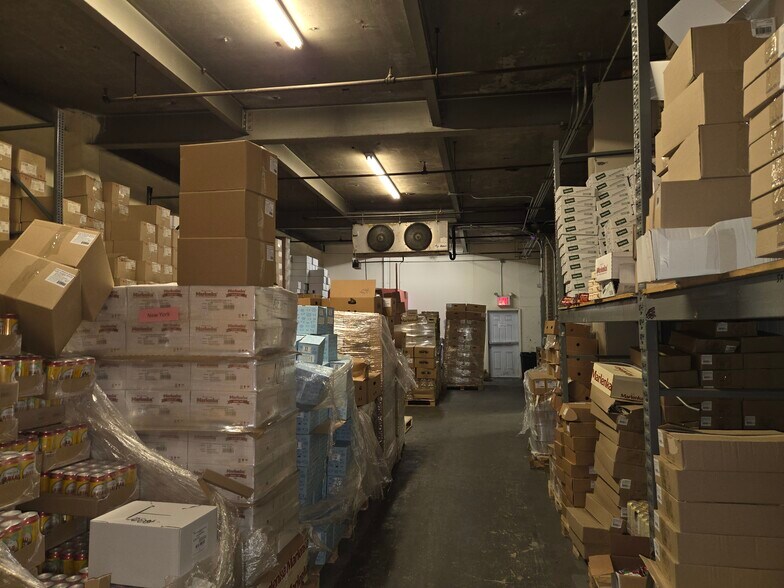 More Photos Of 141 Lake Ave, Staten Island Refrigeration Cold Storage For Lease