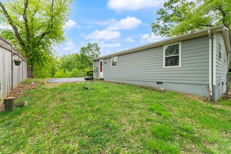 More Photos Of 17423 Wilson St, Dumfries Multifamily For Sale