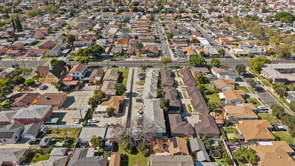 More Photos Of 6800 Wilcox Ave, Bell Apartments For Sale