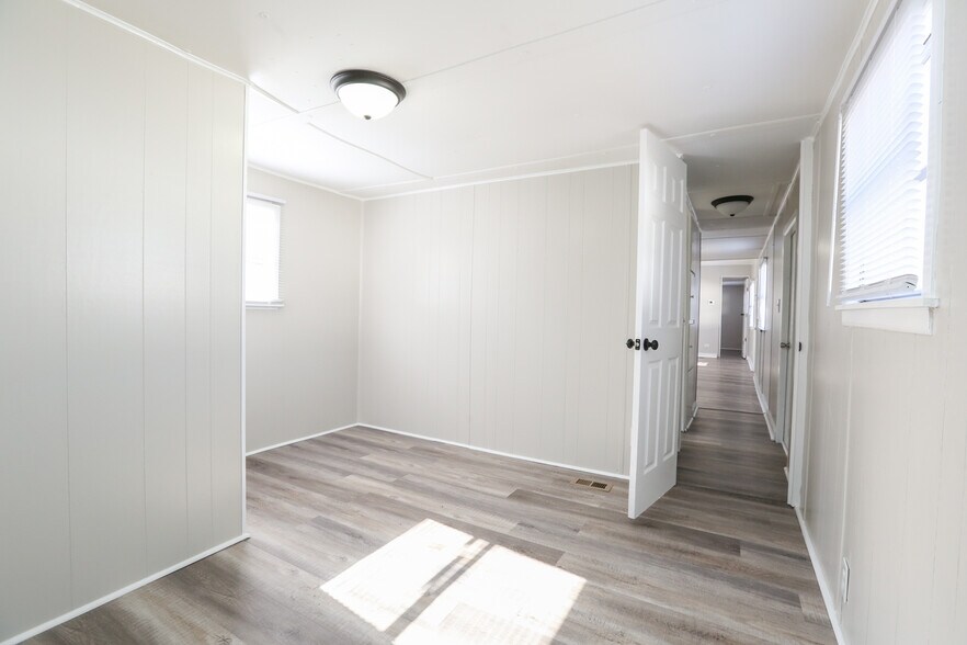 More Photos Of 306 Sundial Ln, Ladson Manufactured Housing Mobile Home Park For Sale