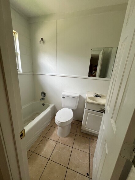 More Photos Of 1763 Old Canal St, Mobile Apartments For Sale