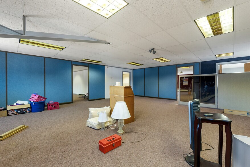 More Photos Of 55 Maynesboro St, Berlin Industrial For Sale