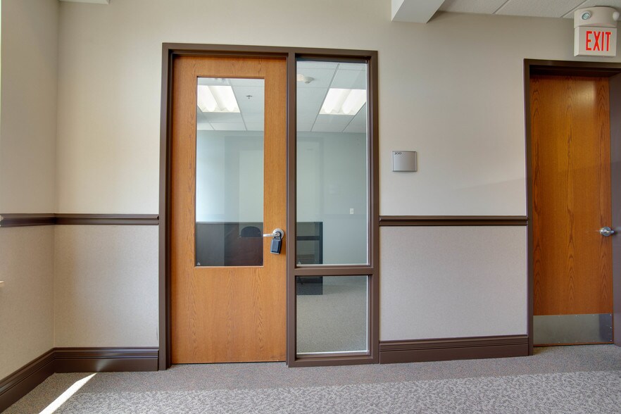 More Photos Of 5143-5151 Mochel Dr, Downers Grove Office For Sale