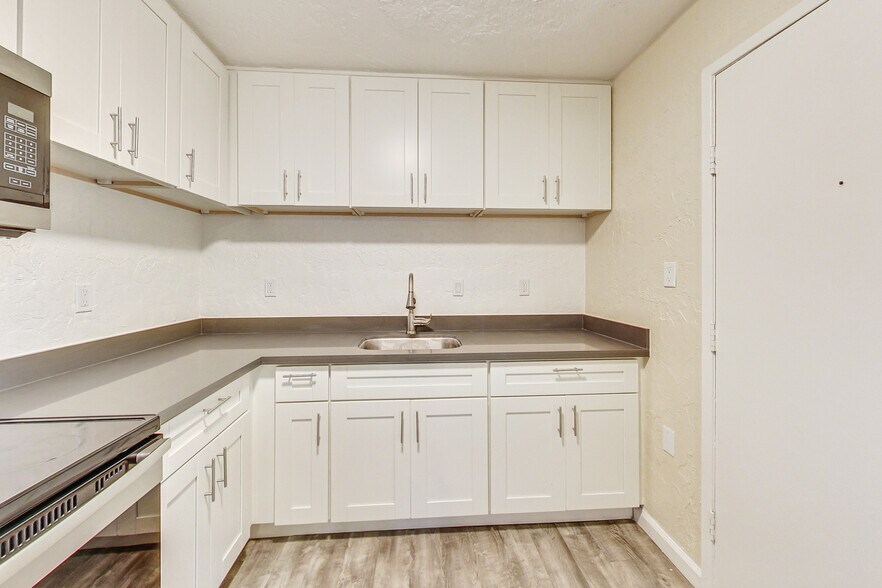 More Photos Of 3257 Delaware St, Oakland Apartments For Sale