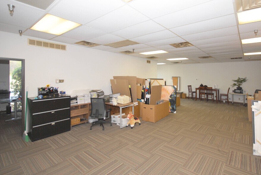 More Photos Of 1410 Vinylex Dr, Carrollton Manufacturing For Lease