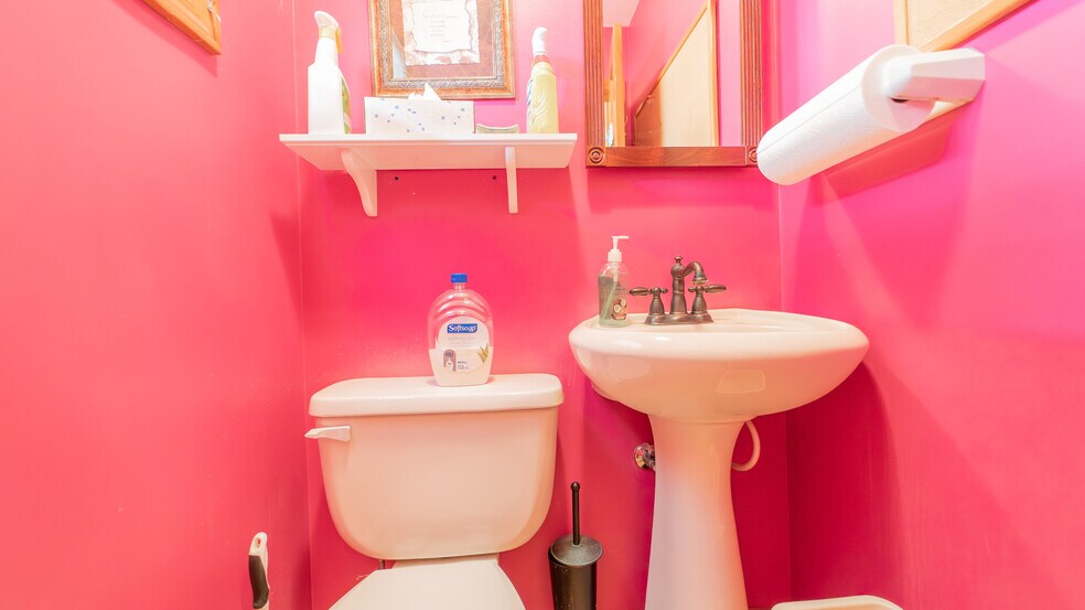 More Photos Of 705 N Main St, Kouts Office For Sale