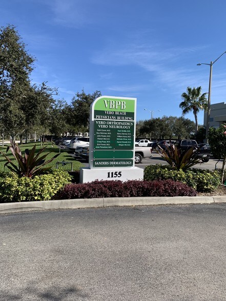 More Photos Of 1155 35th Ln, Vero Beach Medical For Lease