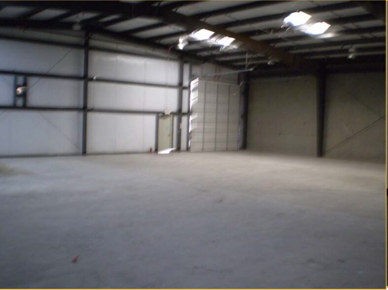 More Photos Of 7509 Reese Rd, Sacramento Manufacturing For Lease