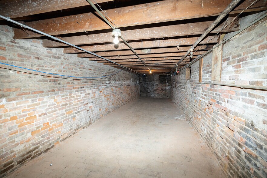 More Photos Of 115 N Main St, Lindsborg General Retail For Sale