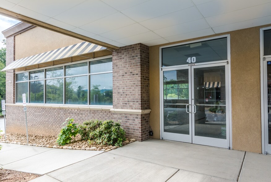 Primary Photo Of 2560-2570 Asheville Hwy, Hendersonville Unknown For Lease