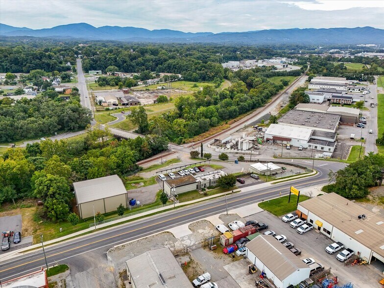 More Photos Of 2314 Patterson Ave SW, Roanoke Office For Sale