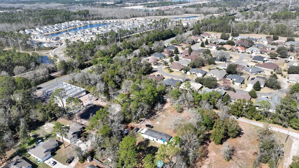 More Photos Of 14577 N Main St, Jacksonville Showroom For Lease