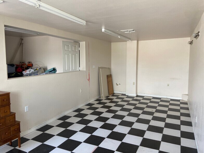 More Photos Of 114 Ave C, Gregory Office For Lease