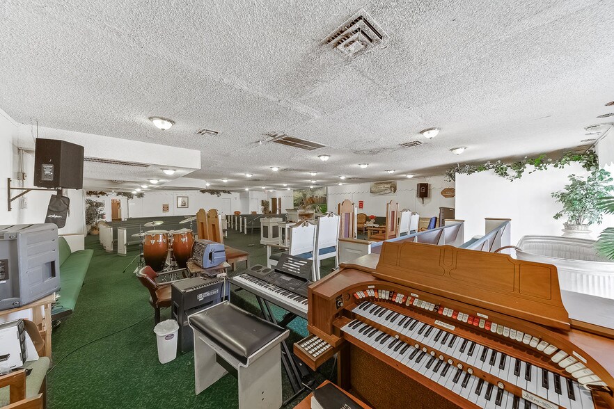 More Photos Of 1311 W Owens Ave, Las Vegas Religious Facility For Sale