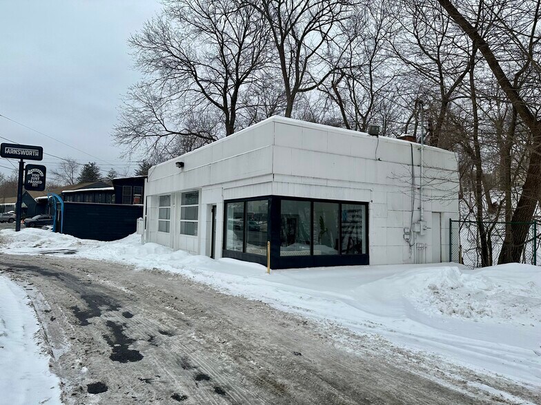 More Photos Of 123 Main St, Great Barrington Service Station For Lease