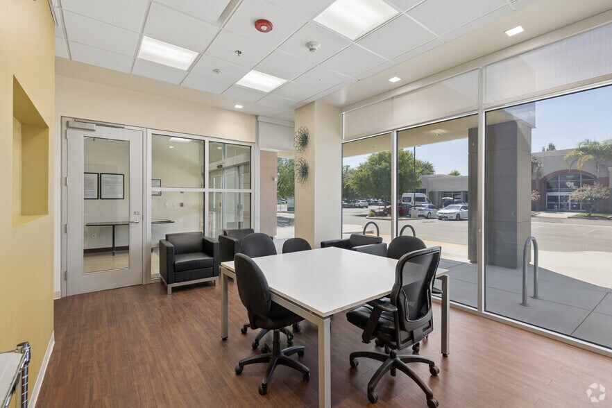 More Photos Of 5000 Commerce Dr, Bakersfield Medical For Sale
