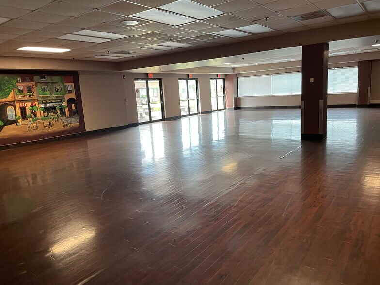 More Photos Of 4100 Covert Ave, Evansville Rehabilitation Center For Lease