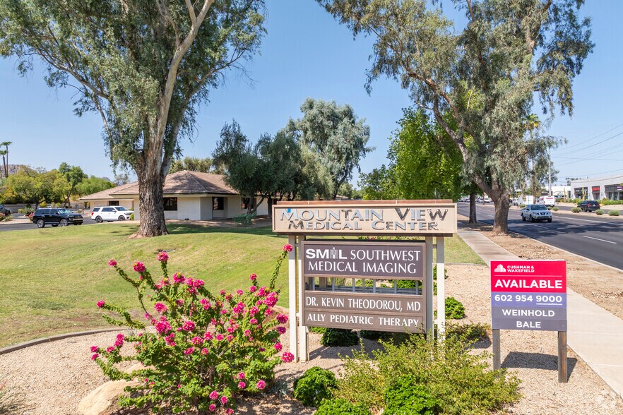 More Photos Of 10555-10599 N Tatum Blvd, Paradise Valley Medical For Lease