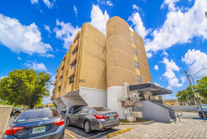 More Photos Of 4011 W Flagler St, Miami Loft Creative Space For Lease
