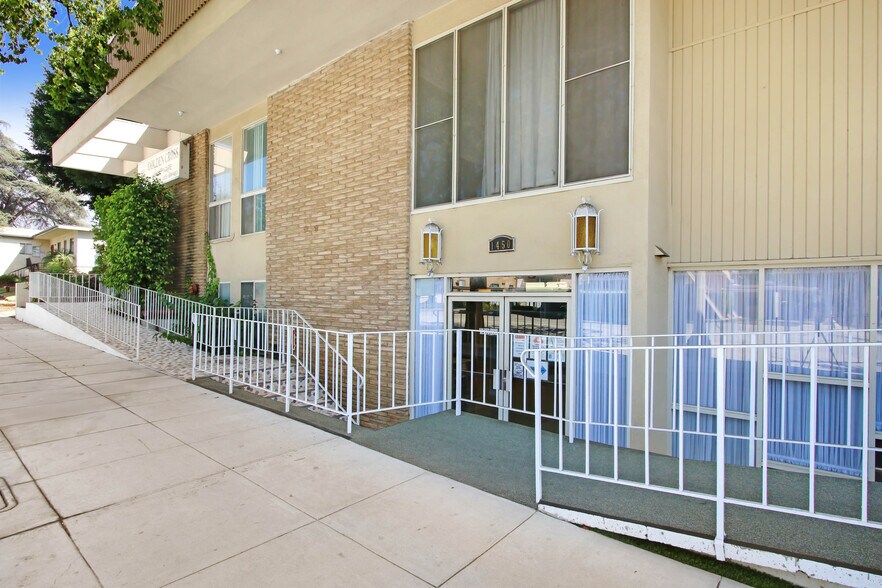 More Photos Of 1450 N Fair Oaks Ave, Pasadena Assisted Living For Sale