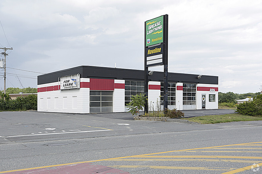 Primary Photo Of 81 Armory Rd, Waterville Auto Repair For Lease