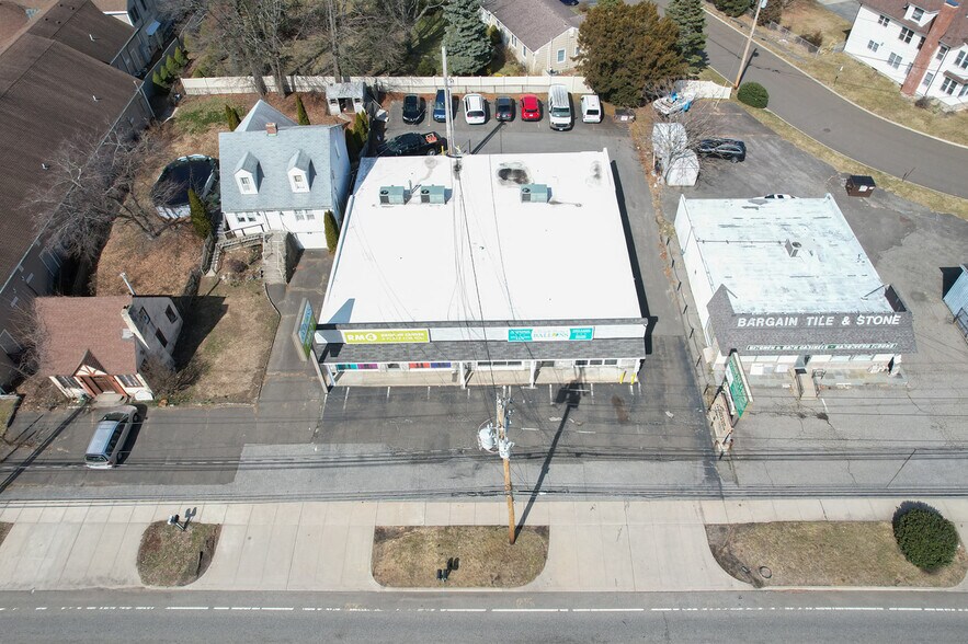 More Photos Of 570-572 Boston Post Rd, Milford Storefront Retail Office For Sale