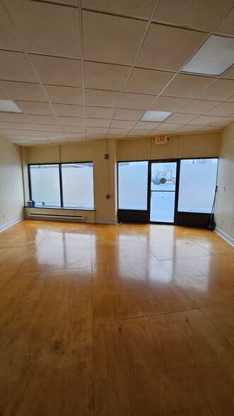 More Photos Of 658 W Lancaster Ave, Bryn Mawr Storefront Retail Residential For Lease