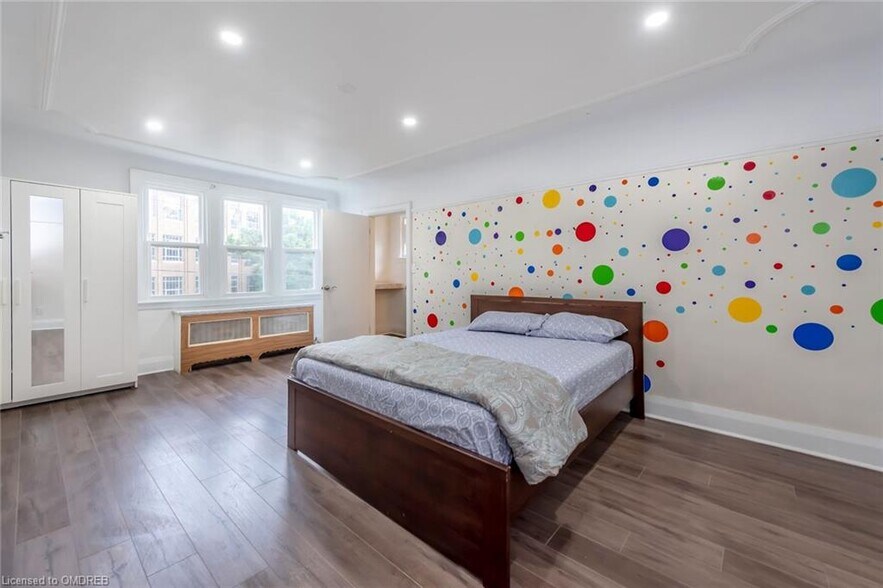 More Photos Of 104 Longwood Rd S, Hamilton Multifamily For Sale