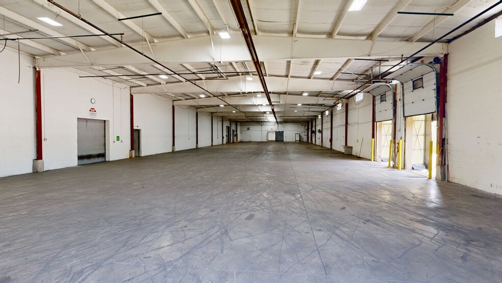 More Photos Of 1325 S Perkins St, Appleton Manufacturing For Lease