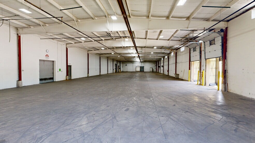 More Photos Of 1325 S Perkins St, Appleton Manufacturing For Sale