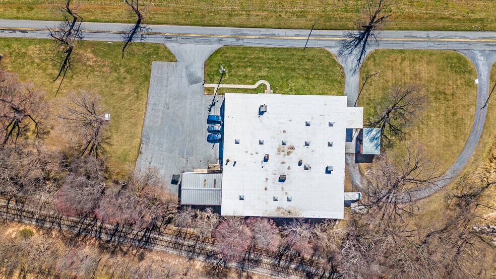 More Photos Of 18001 Sellman Rd, Dickerson Light Manufacturing For Sale