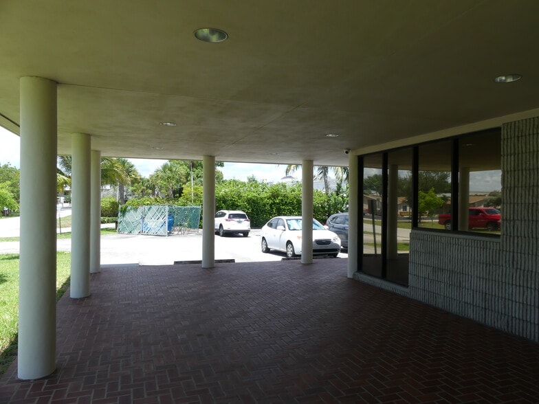 More Photos Of 925 SE 1st St, Pompano Beach Medical For Sale