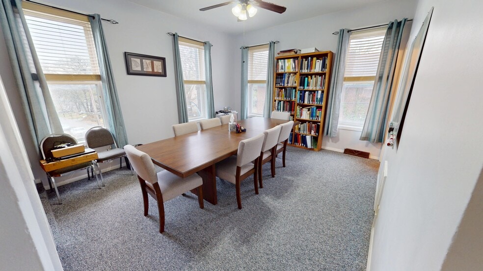 More Photos Of 1368 McCausland Ave, Saint Louis Office For Sale