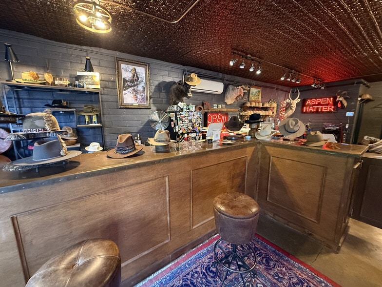 More Photos Of 1410 Barton Springs Rd, Austin Freestanding For Sale