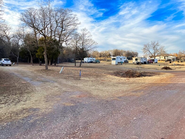 More Photos Of 571 S Main St, Luther Trailer Camper Park For Sale