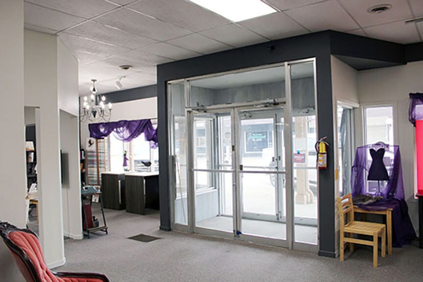 More Photos Of 220 E Main St, Belmond General Retail For Sale