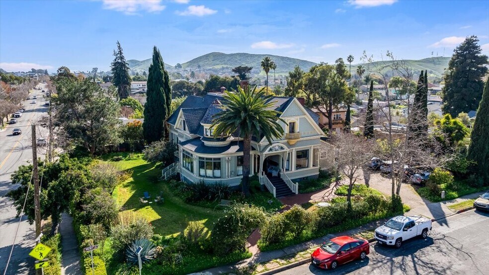 More Photos Of 687 Islay St, San Luis Obispo Apartments For Sale