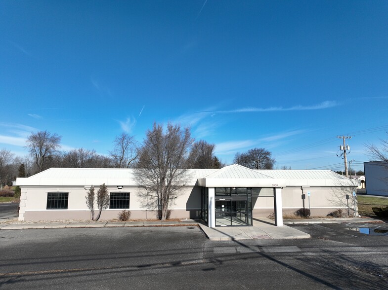 Primary Photo Of 3909 Lake Ave, Fort Wayne Medical For Sale