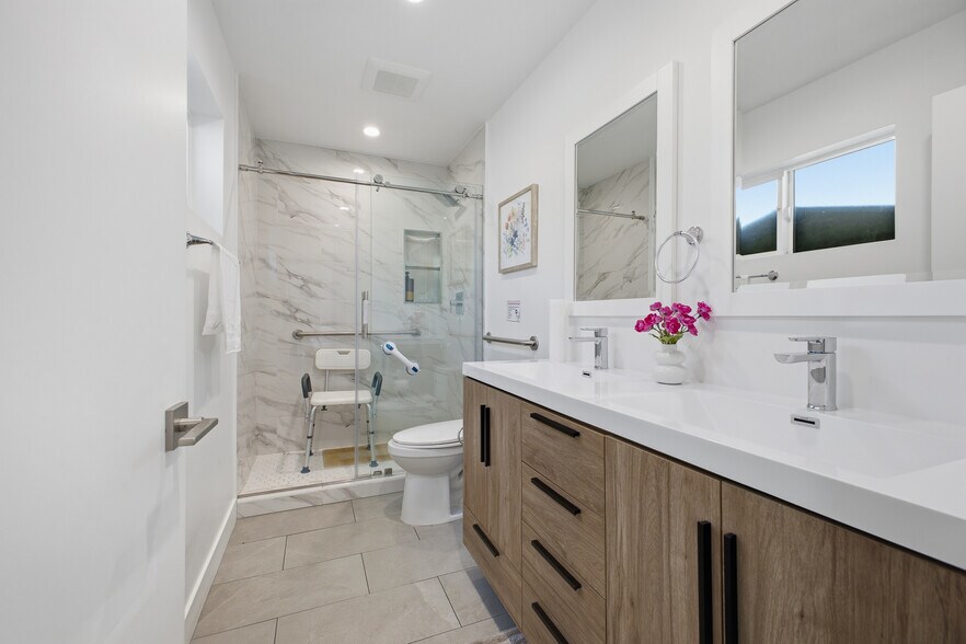 More Photos Of 18853 Saticoy St, Reseda Apartments For Sale
