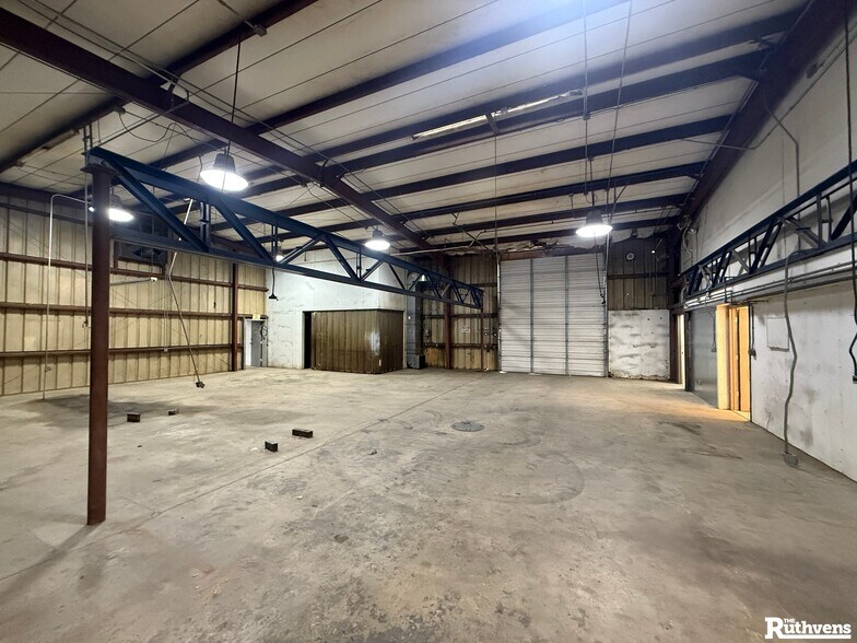 More Photos Of 4310 Sandyway Ln, Lakeland Warehouse For Lease